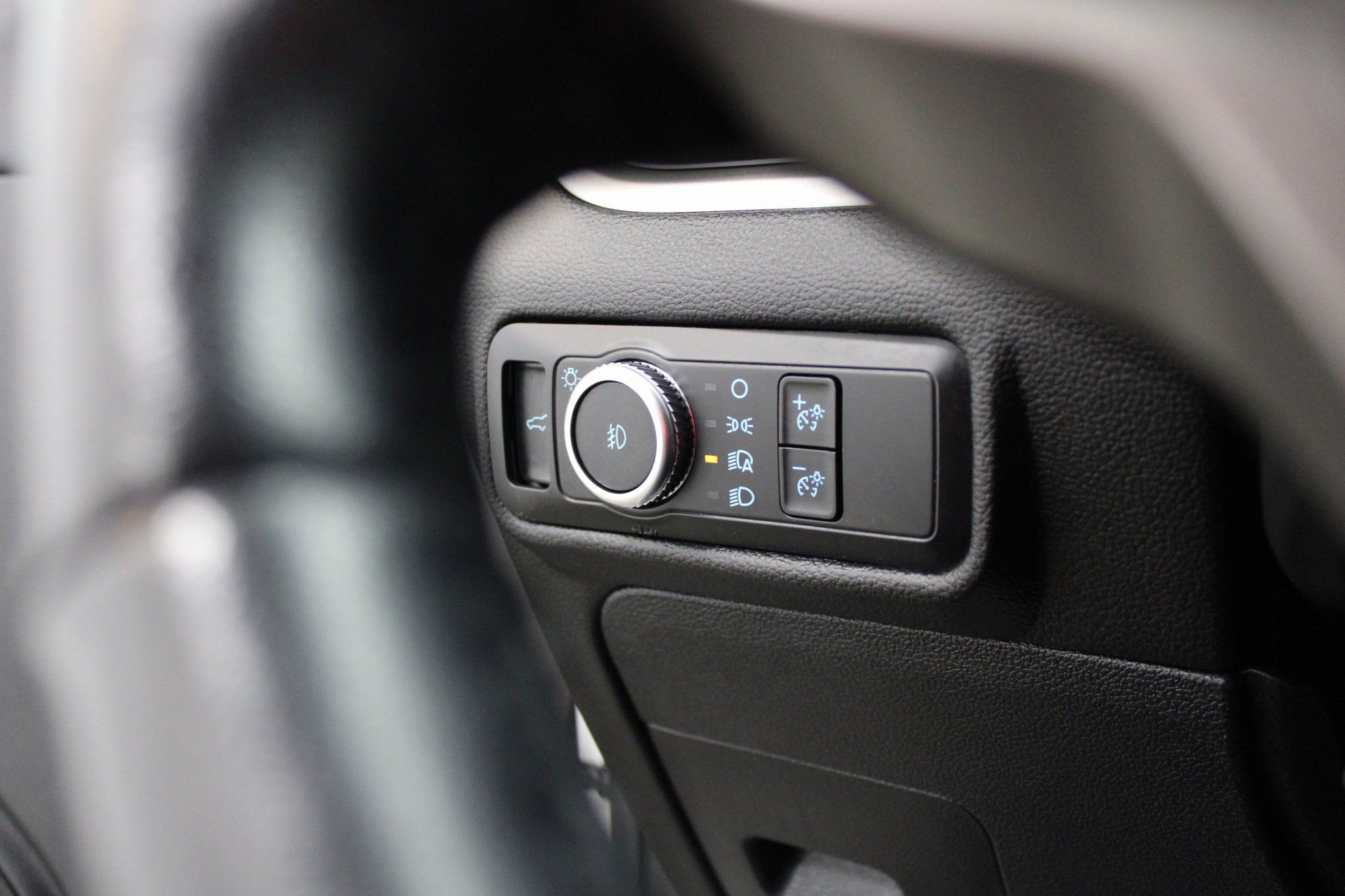 Used 2021 Ford Explorer XLT w/ Equipment Group 202A image 33