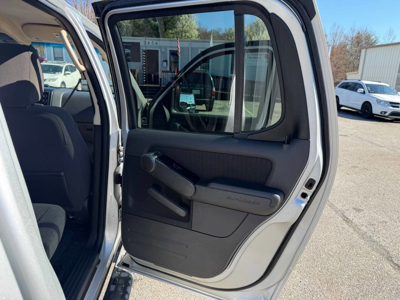 Used 2010 Ford Explorer Sport Trac XLT image 19