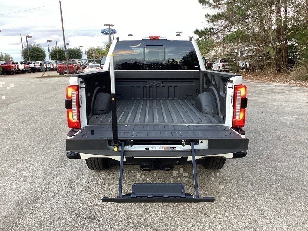 New 2026 Ford F250 Lariat w/ Black Appearance Package image 10