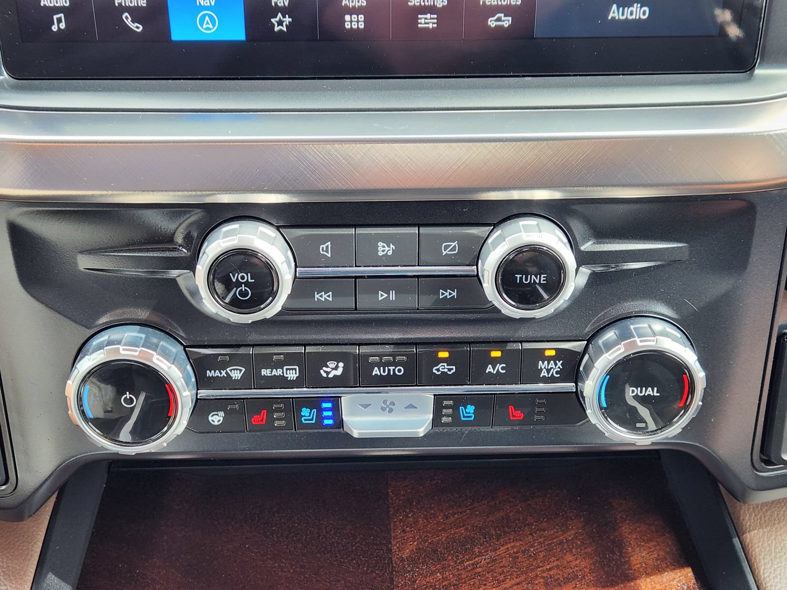 Used 2024 Ford F250 King Ranch w/ FX4 Off-Road Package AWD/4WD image 19