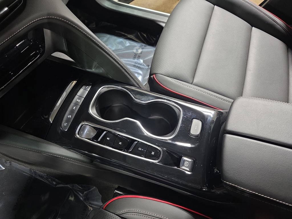 Used 2023 Buick Envision Essence w/ Sport Touring Package image 23