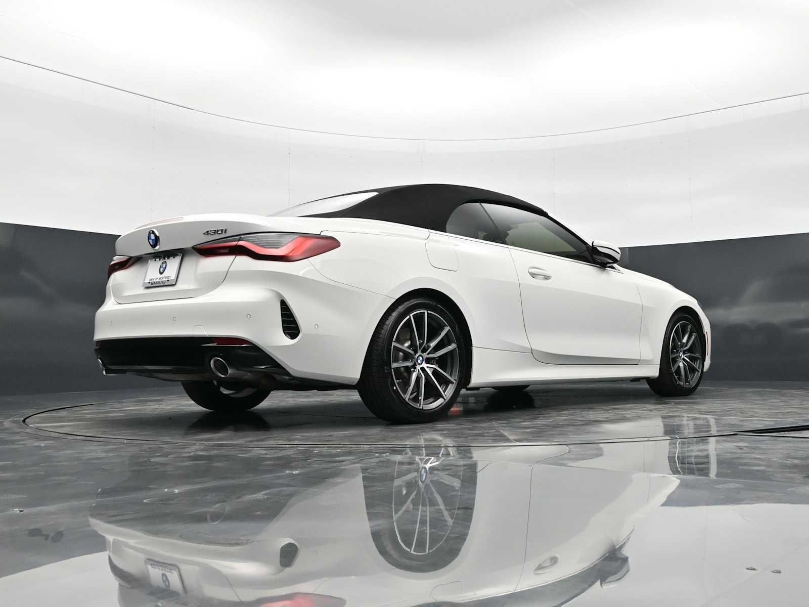 Used 2024 BMW 430i Convertible w/ Premium Package image 27