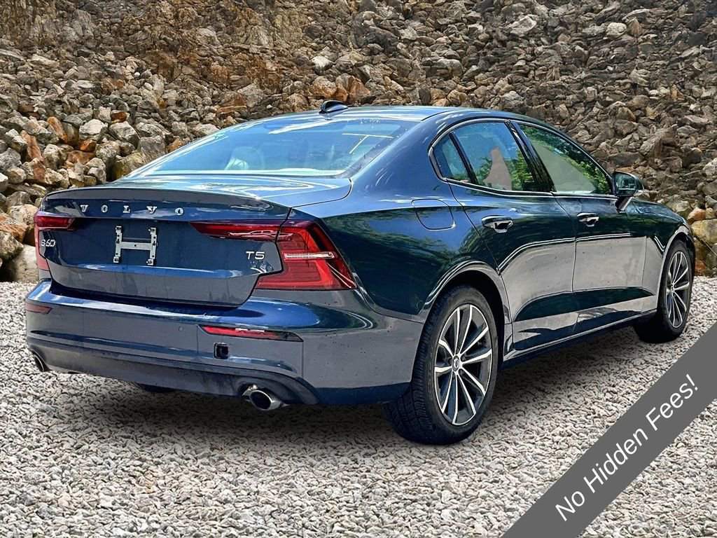 Used 2021 Volvo S60 T5 Momentum FWD image 2