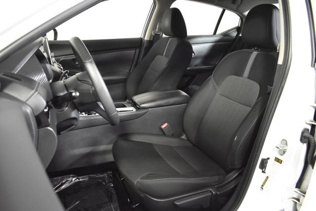 Certified 2022 Nissan Sentra SV w/ Trunk Package FWD image 9