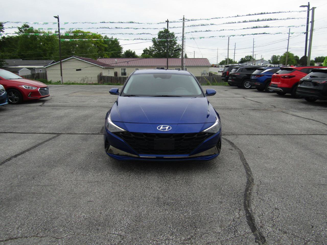 Used 2023 Hyundai Elantra SEL FWD image 2