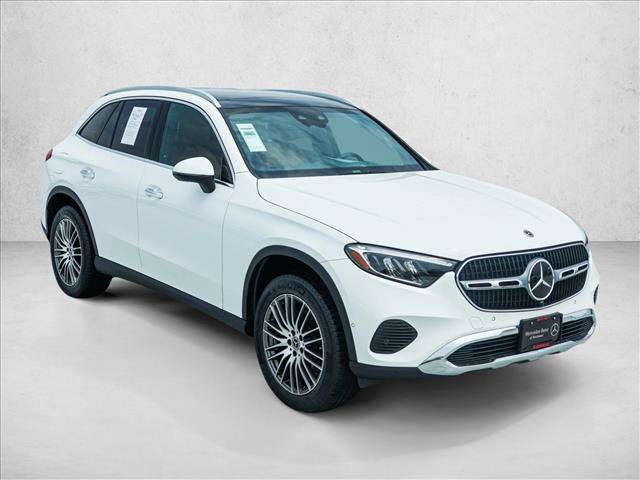 Used 2023 Mercedes-Benz GLC 300 4MATIC image 3