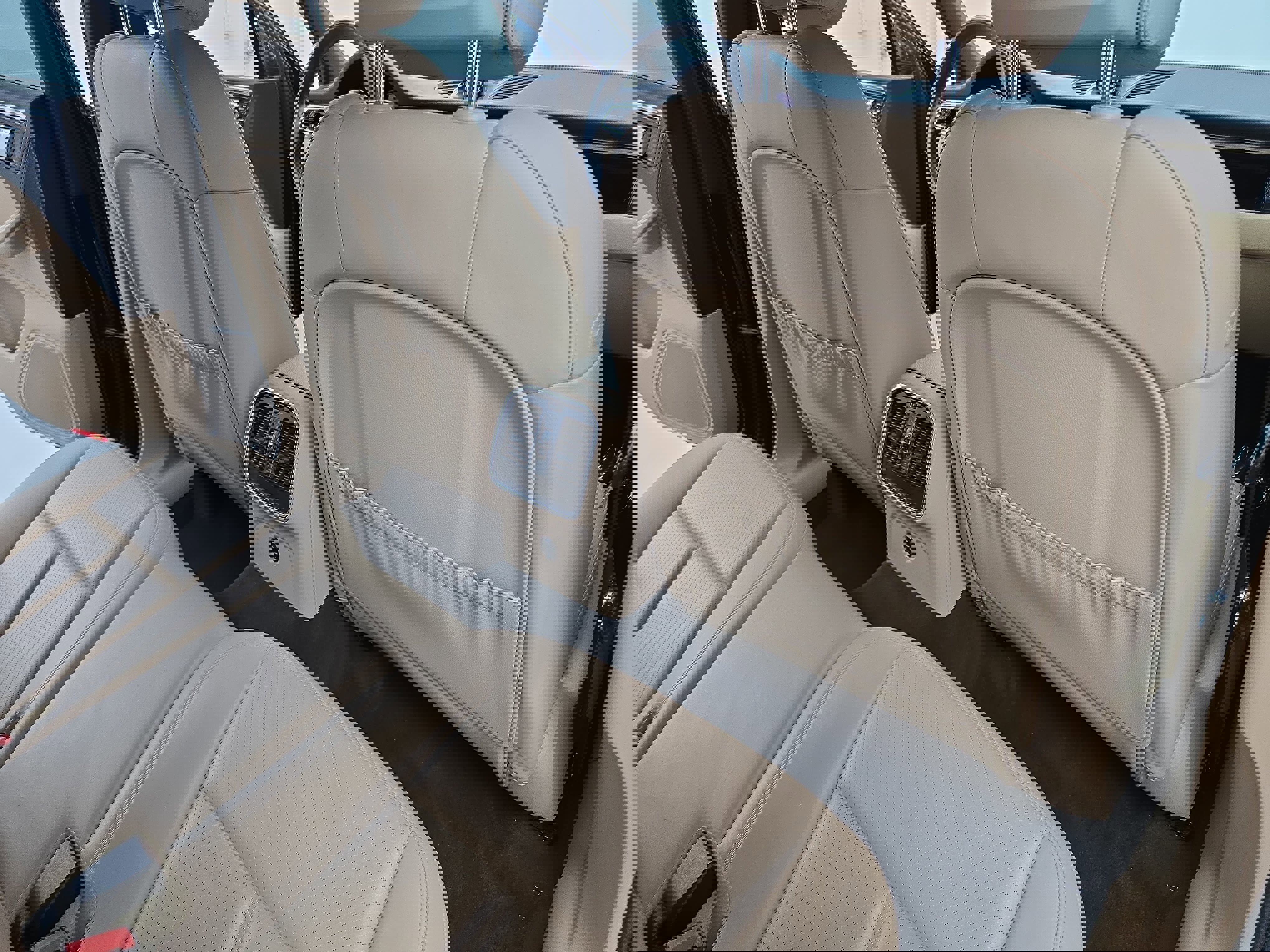 Used 2021 Porsche Macan Base image 11