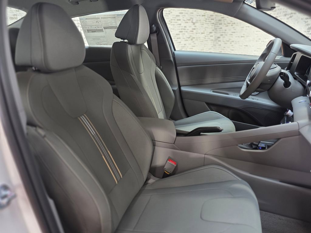 New 2026 Hyundai Elantra SEL Sport image 11