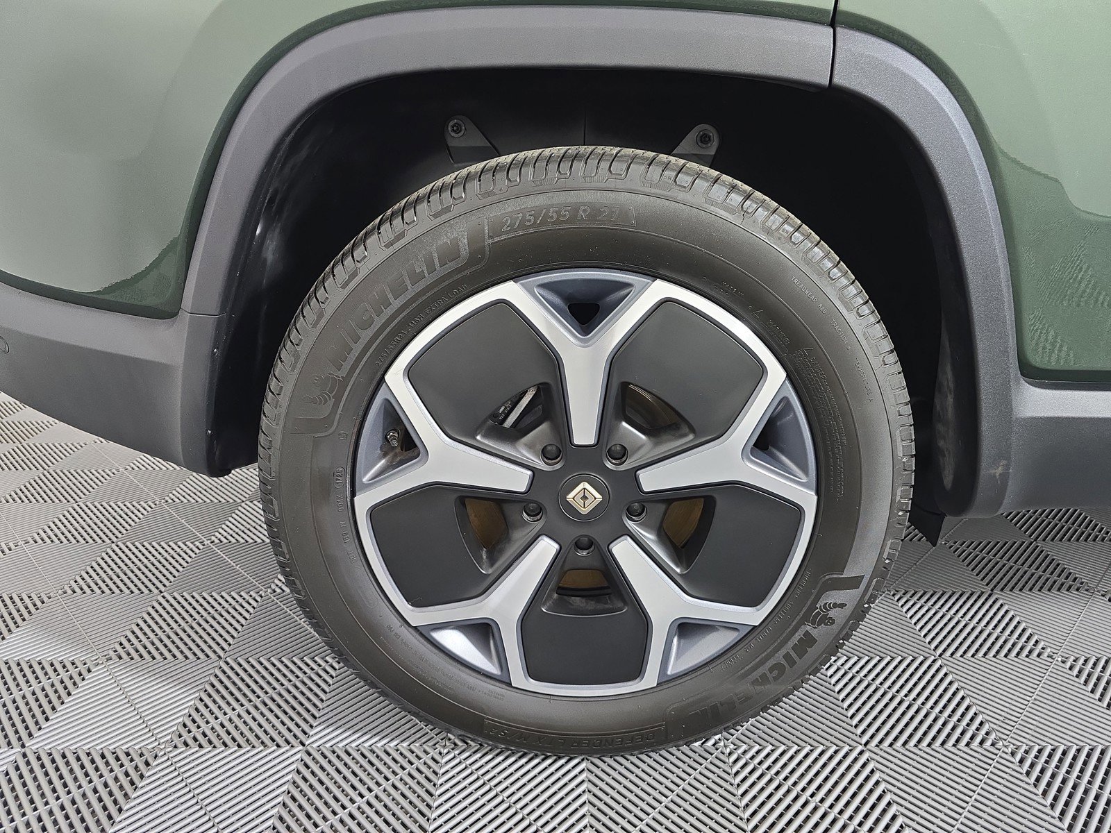 Used 2024 Rivian R1S Adventure AWD/4WD image 12