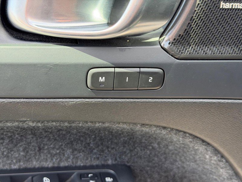 Used 2023 Volvo XC40 Recharge Ultimate w/ Protection Package Premier image 17