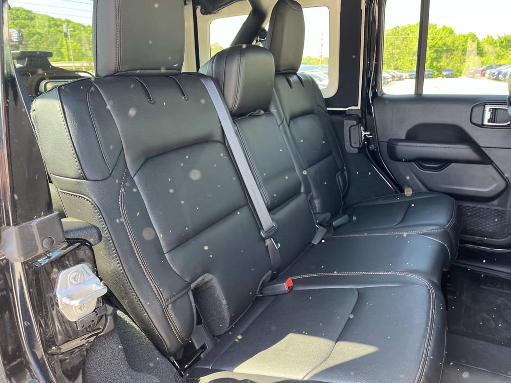 Used 2023 Jeep Wrangler Unlimited Rubicon 392 w/ Trailer Tow Package AWD/4WD image 21