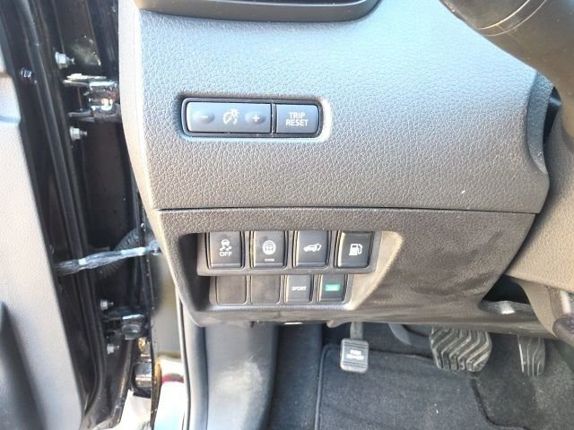 Used 2019 Nissan Rogue SV image 14