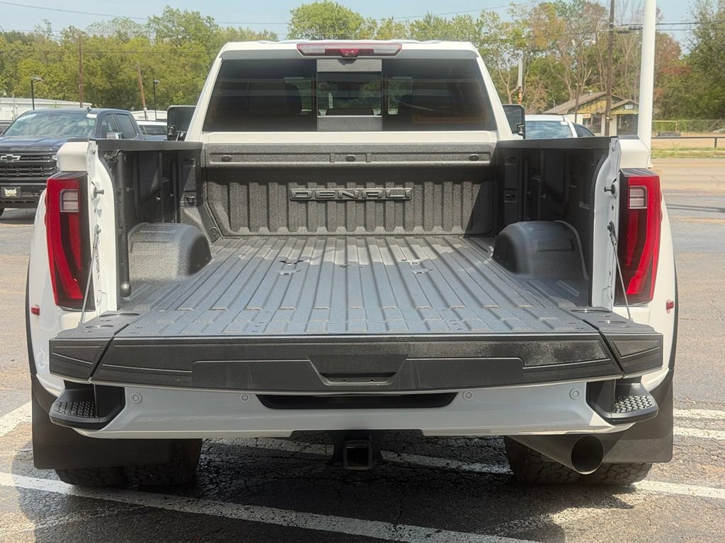 Used 2024 GMC Sierra 3500 Denali w/ Denali Reserve Package AWD/4WD image 6