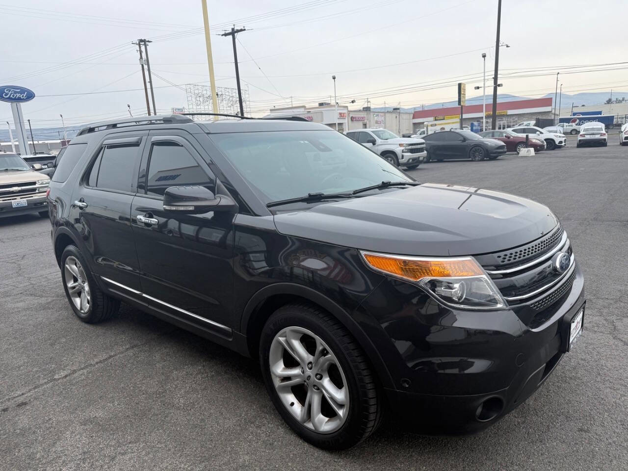 Used 2015 Ford Explorer Limited w/ Equipment Group 302A image 3