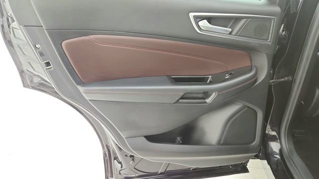 Used 2020 Ford Edge Titanium w/ Equipment Group 301A image 22
