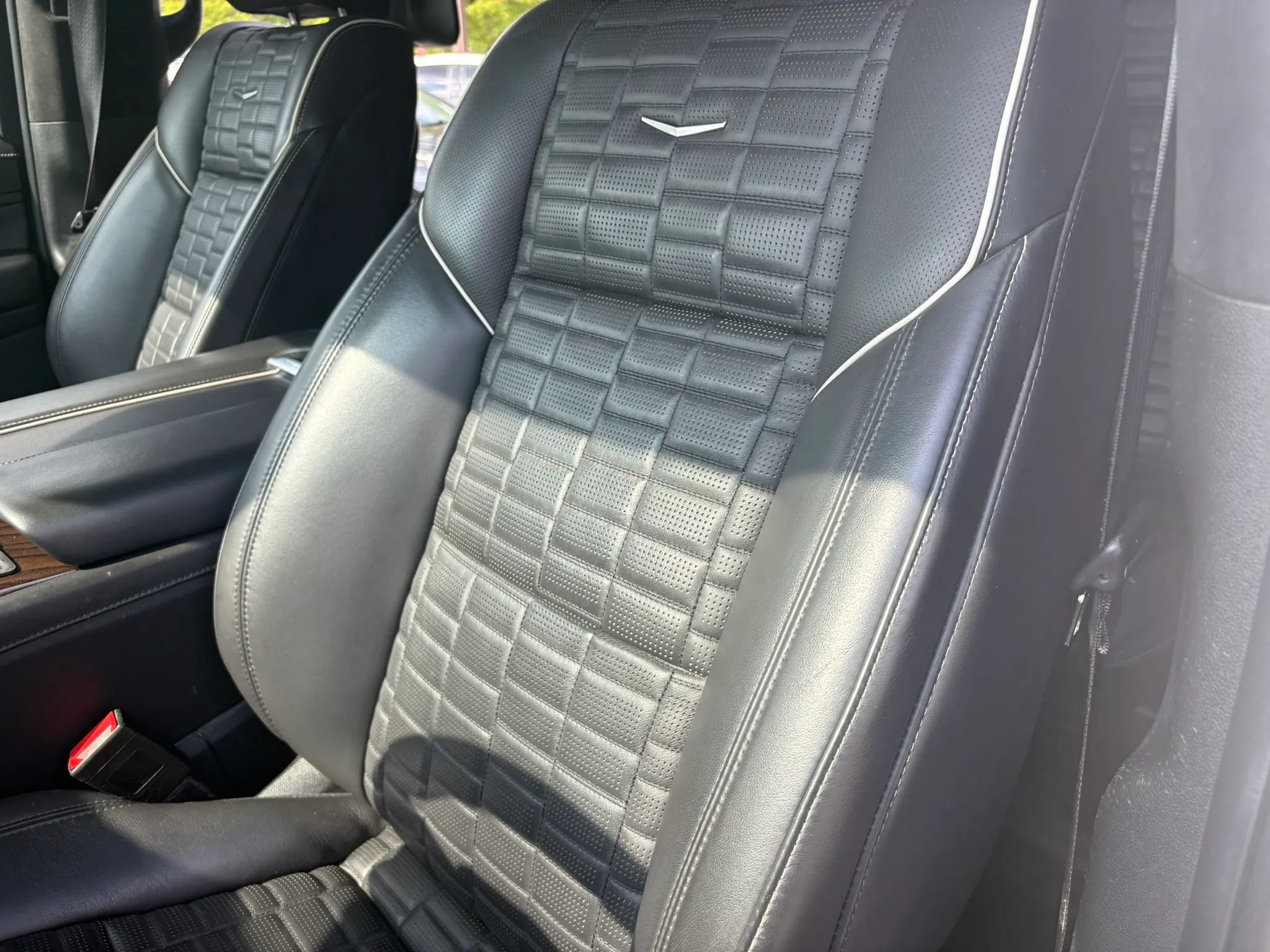 Used 2022 Cadillac Escalade Sport Platinum AWD/4WD image 12