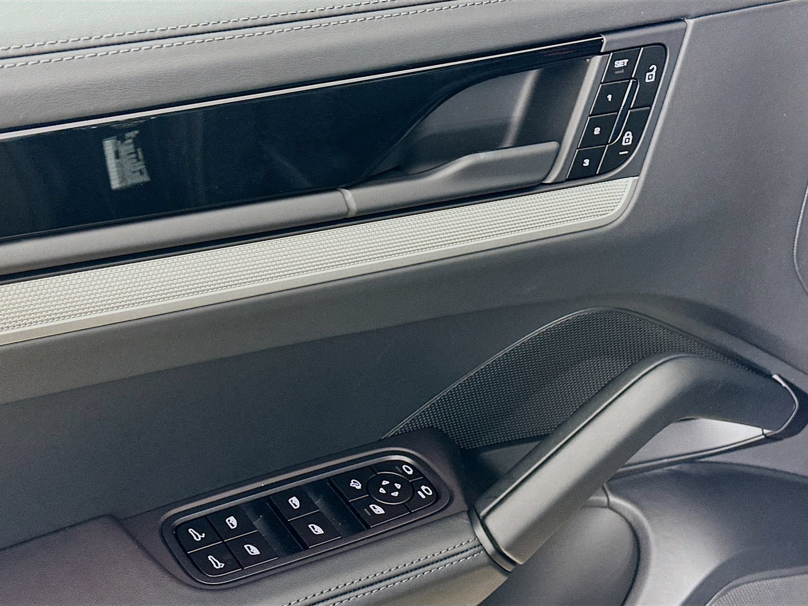 New 2026 Porsche Cayenne S AWD/4WD image 17