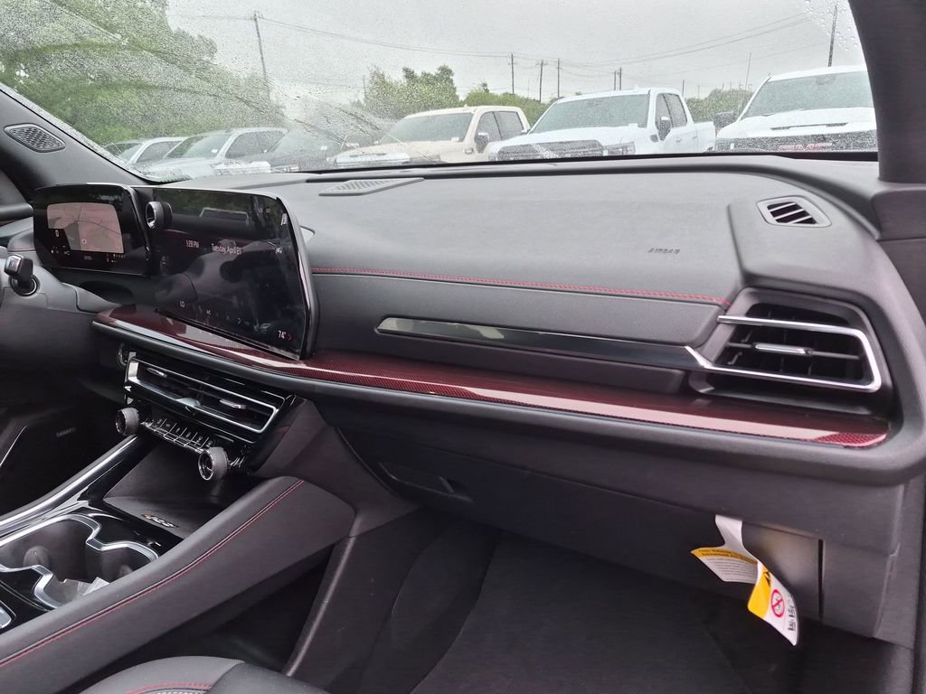 Used 2024 Chevrolet Traverse RS AWD/4WD image 39