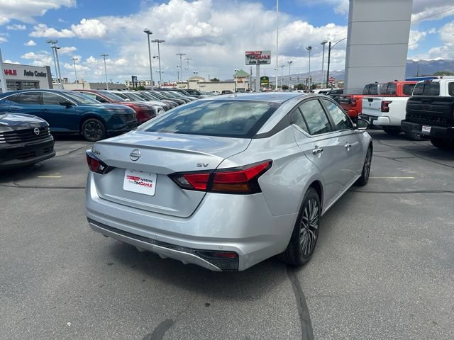 Used 2024 Nissan Altima 2.5 SV FWD image 11