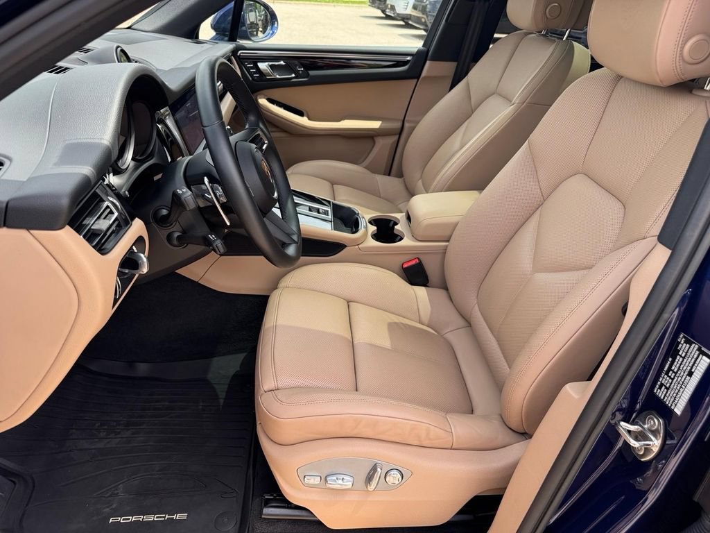 Used 2024 Porsche Macan AWD/4WD image 8