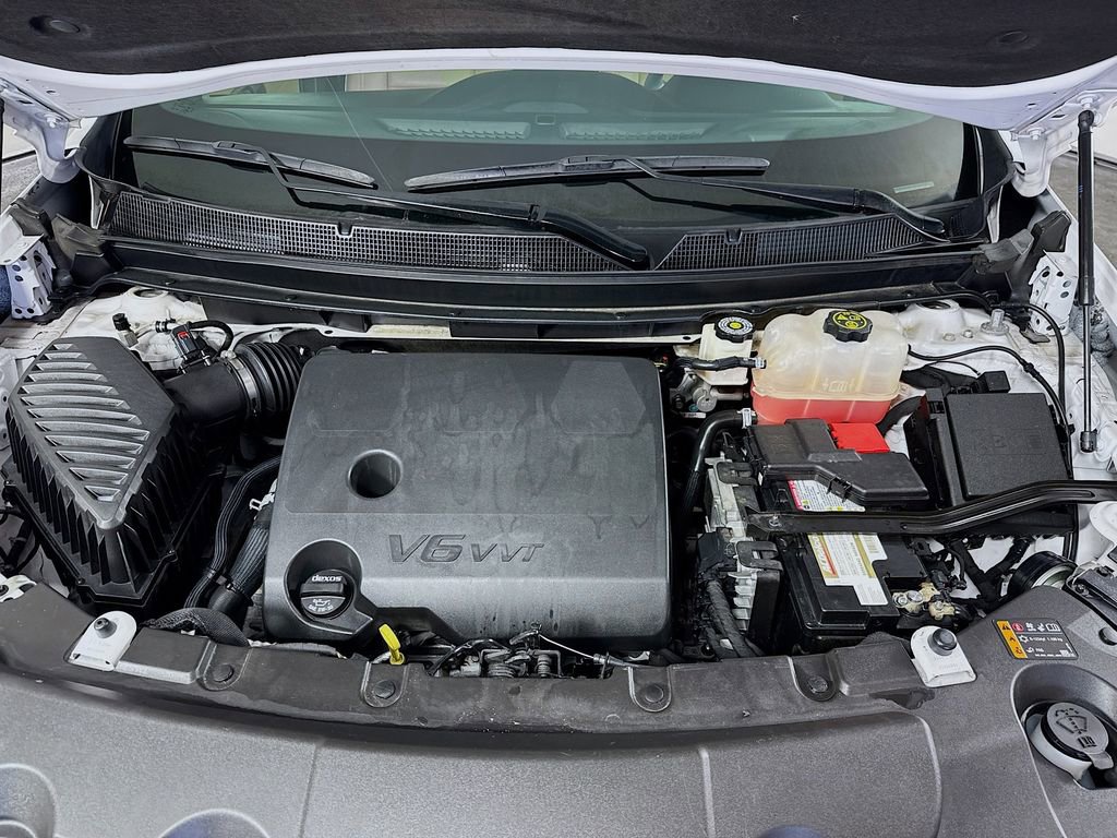 Used 2023 Chevrolet Traverse Premier w/ LPO, Floor Liner Package image 32