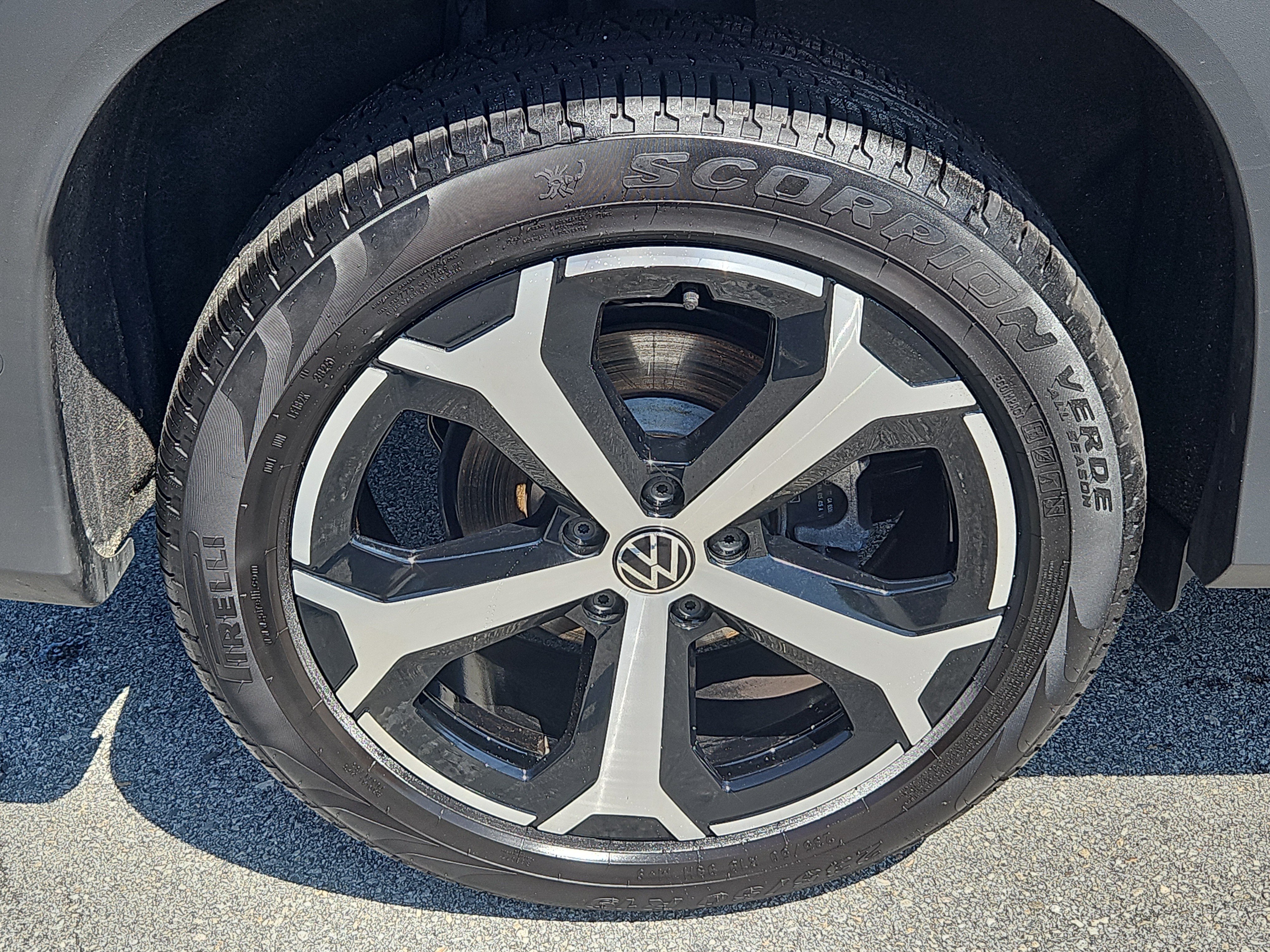 Used 2026 Volkswagen Tiguan SE AWD/4WD image 27