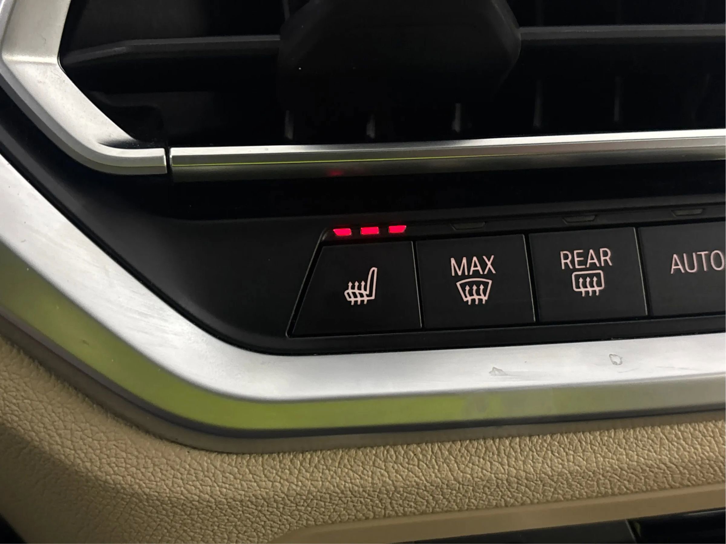 Used 2020 BMW 330i xDrive Sedan w/ Convenience Package image 45