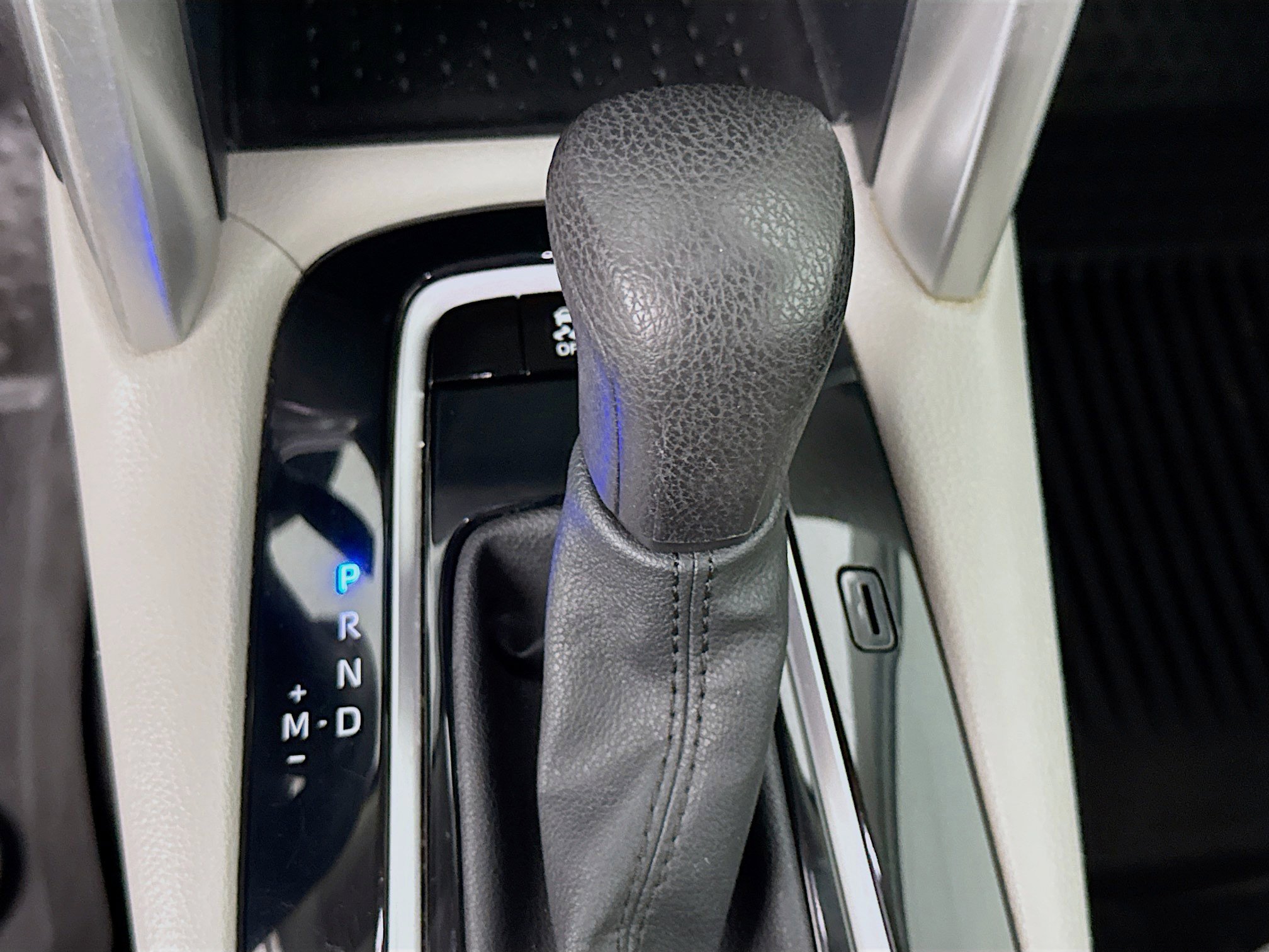 Used 2022 Toyota Corolla Cross L image 19