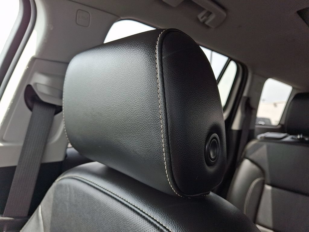 Used 2020 GMC Acadia SLT w/ LPO, Floor Liner Package AWD/4WD image 18