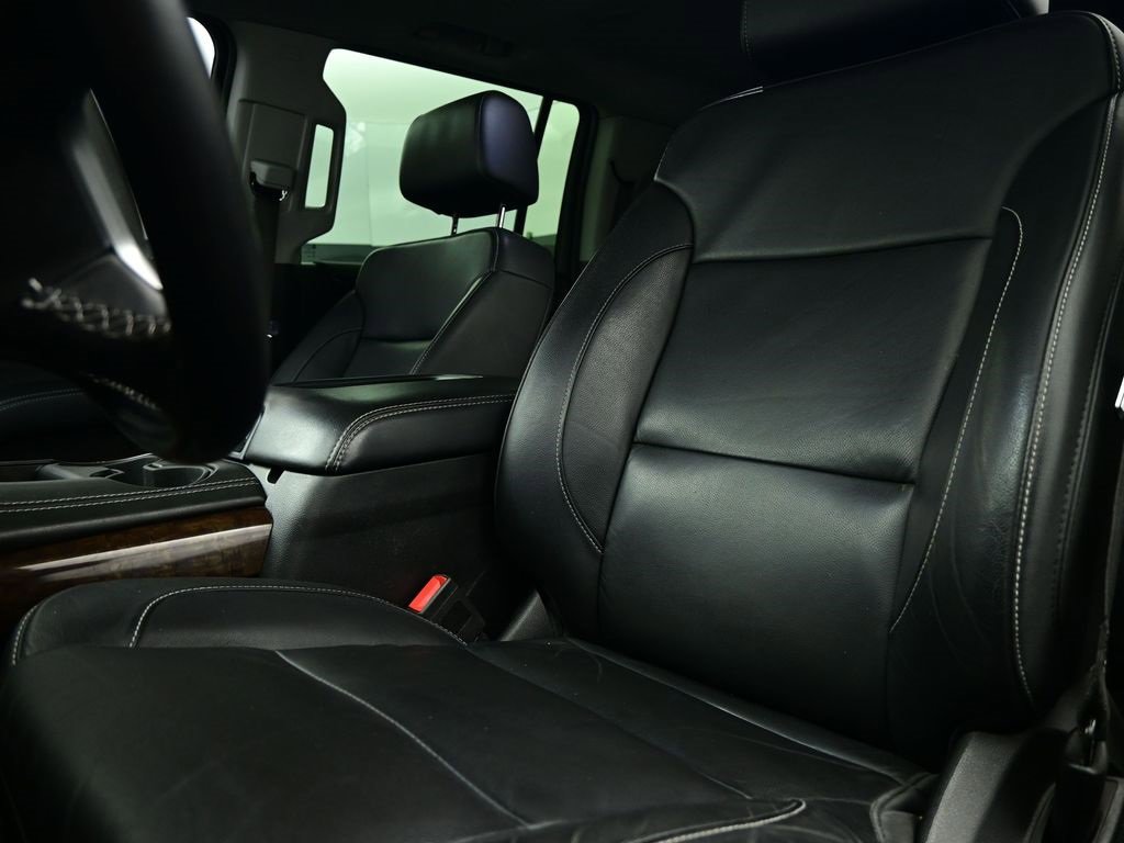 Used 2020 Chevrolet Suburban LT image 23