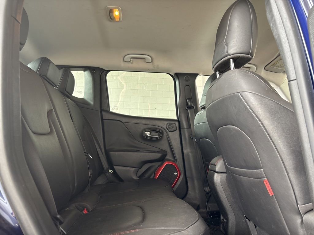 Used 2016 Jeep Renegade Trailhawk AWD/4WD image 13