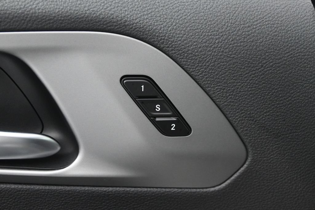 New 2027 Chrysler Pacifica Select FWD image 22