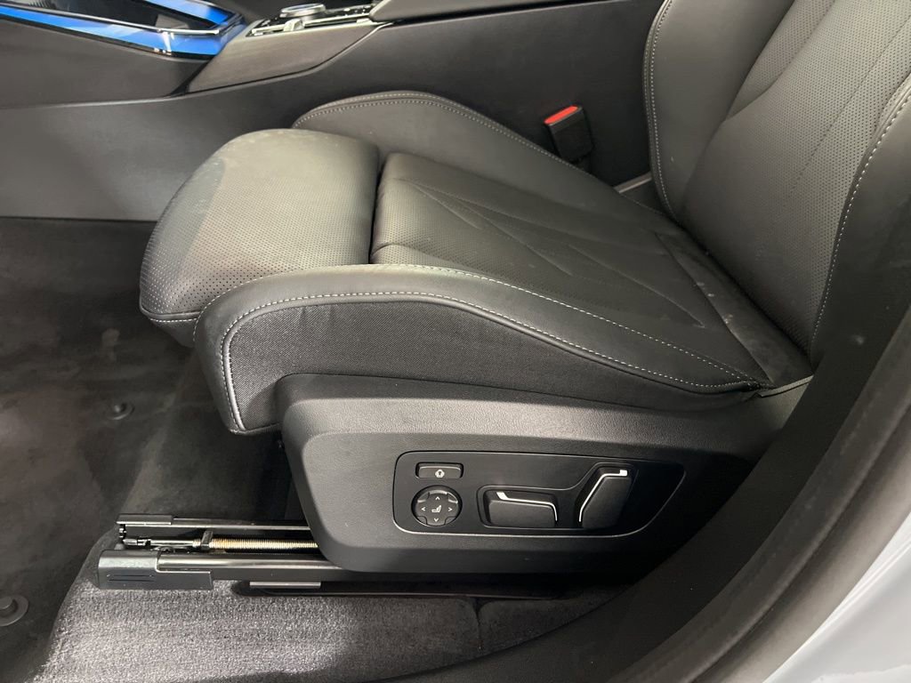 Used 2026 BMW X3 xDrive30 w/ Premium Package image 13
