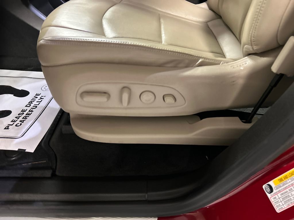 Used 2020 Buick Enclave Premium w/ Sun and Sites Package AWD/4WD image 11