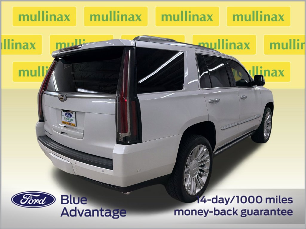 Used 2017 Cadillac Escalade Platinum AWD/4WD image 3