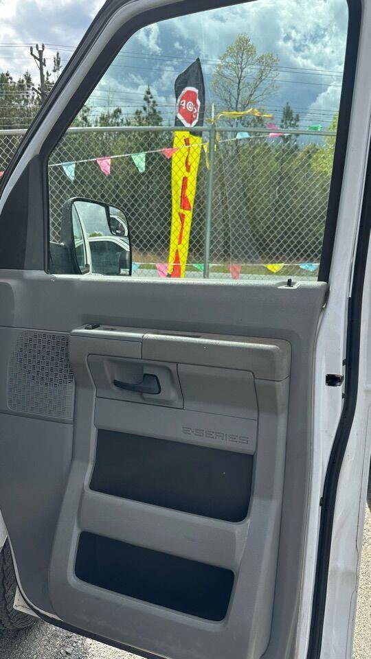 Used 2013 Ford E-250 and Econoline 250 Extended w/ PWR Group image 11