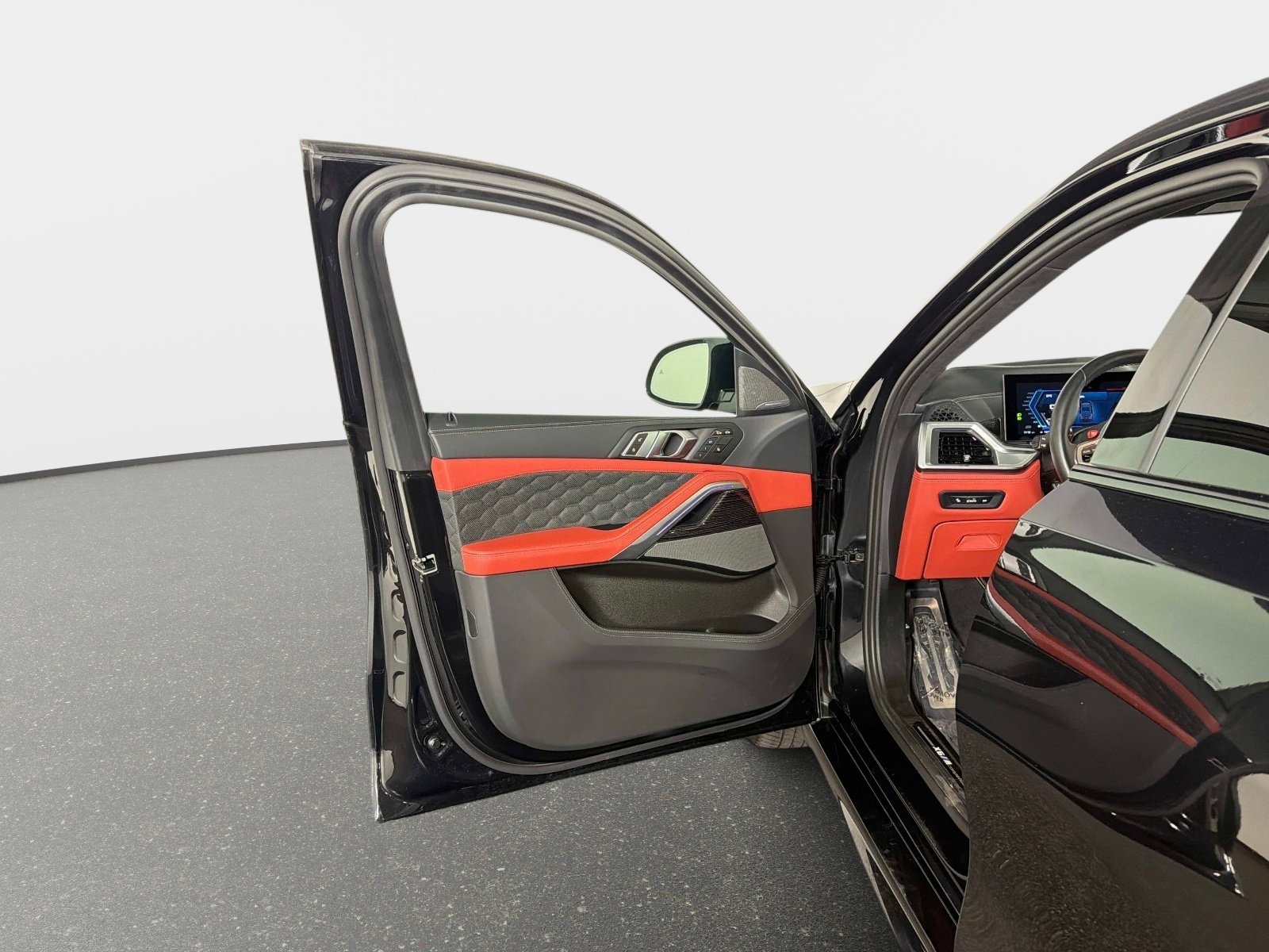 Used 2025 BMW X6 M Competition image 35