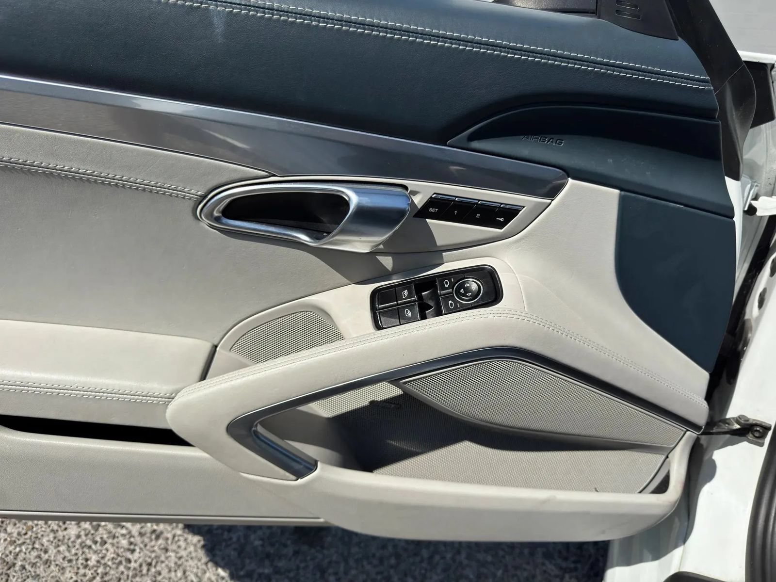Used 2020 Porsche 718 Boxster RWD image 15