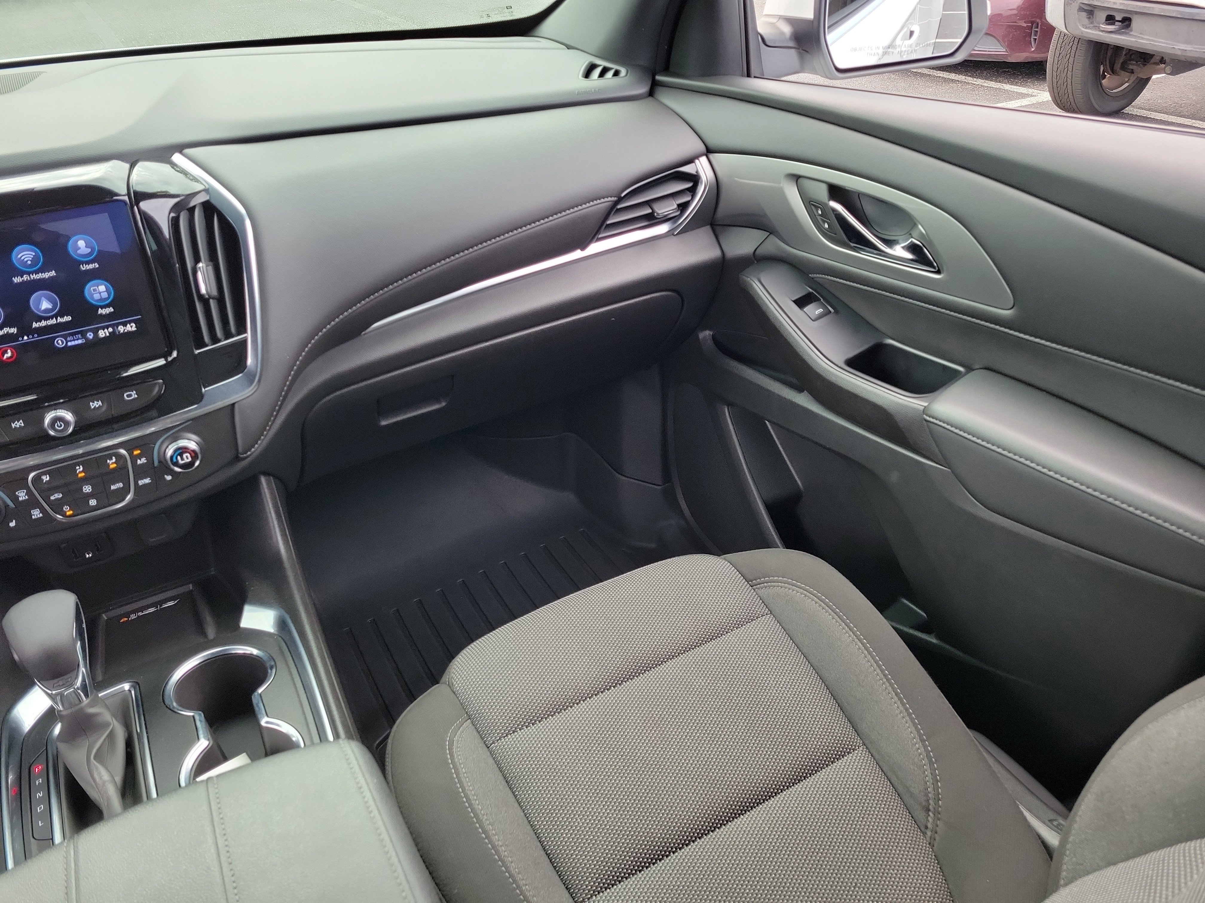 Used 2023 Chevrolet Traverse LT FWD image 18