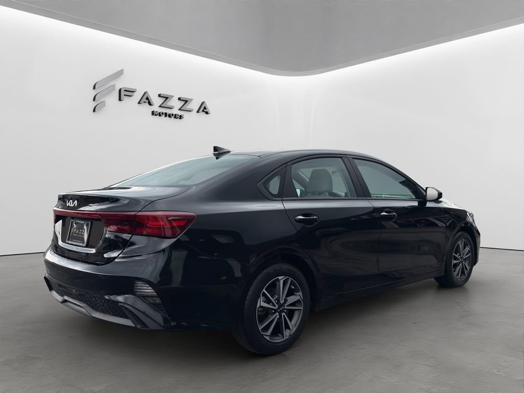 Used 2022 Kia Forte LXS FWD image 9