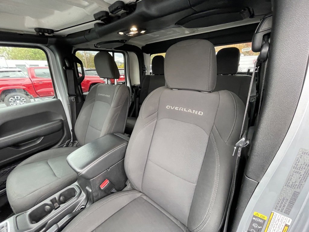 Used 2023 Jeep Gladiator Overland image 16