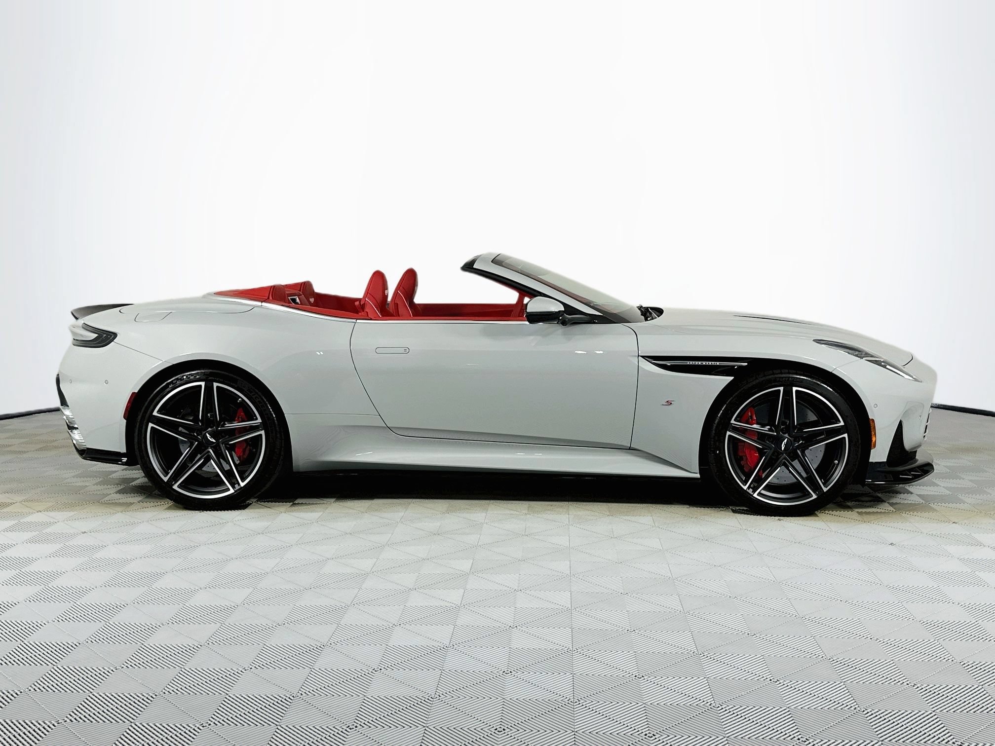 New 2026 Aston Martin DB12 Convertible RWD image 4