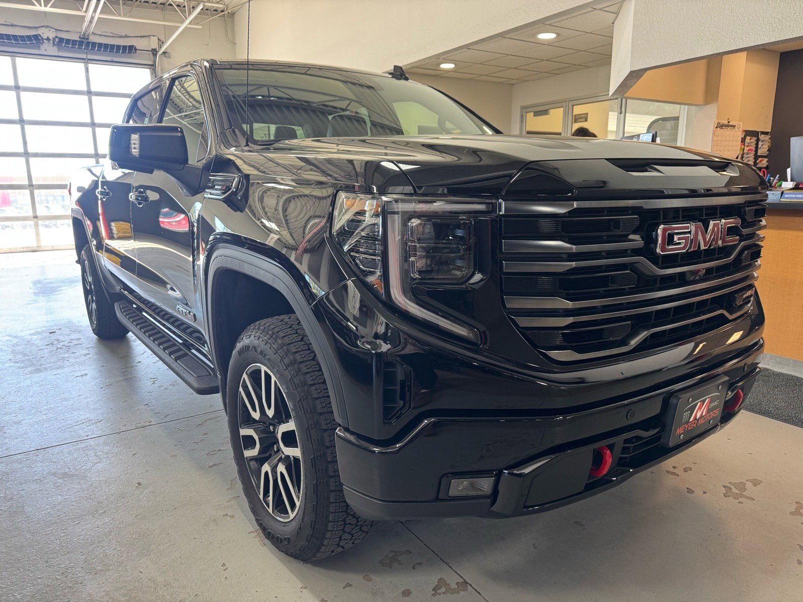 Used 2025 GMC Sierra 1500 AT4 w/ AT4 Premium Package image 3