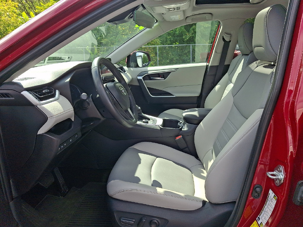 Used 2025 Toyota RAV4 XLE Premium w/ Weather Package AWD/4WD image 13