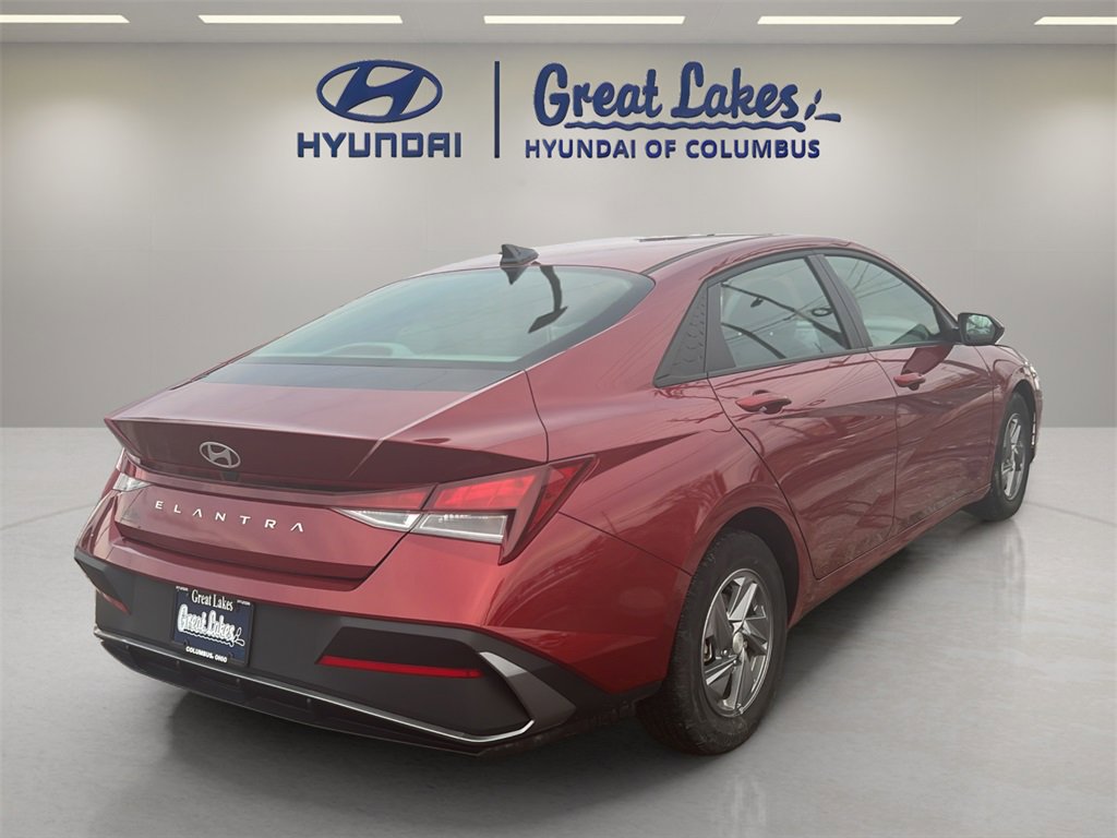 Certified 2024 Hyundai Elantra SE image 5