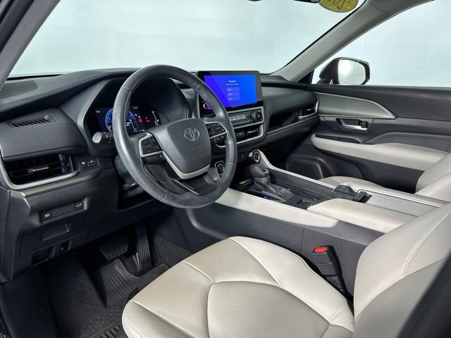 Used 2024 Toyota Grand Highlander AWD image 15