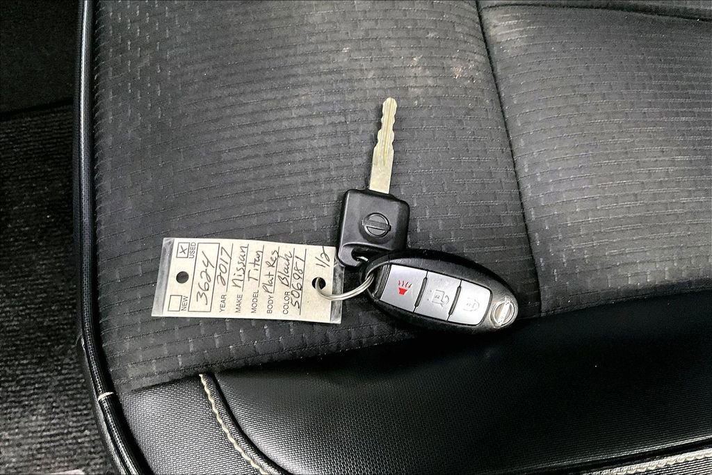 Used 2017 Nissan Titan PRO-4X image 36
