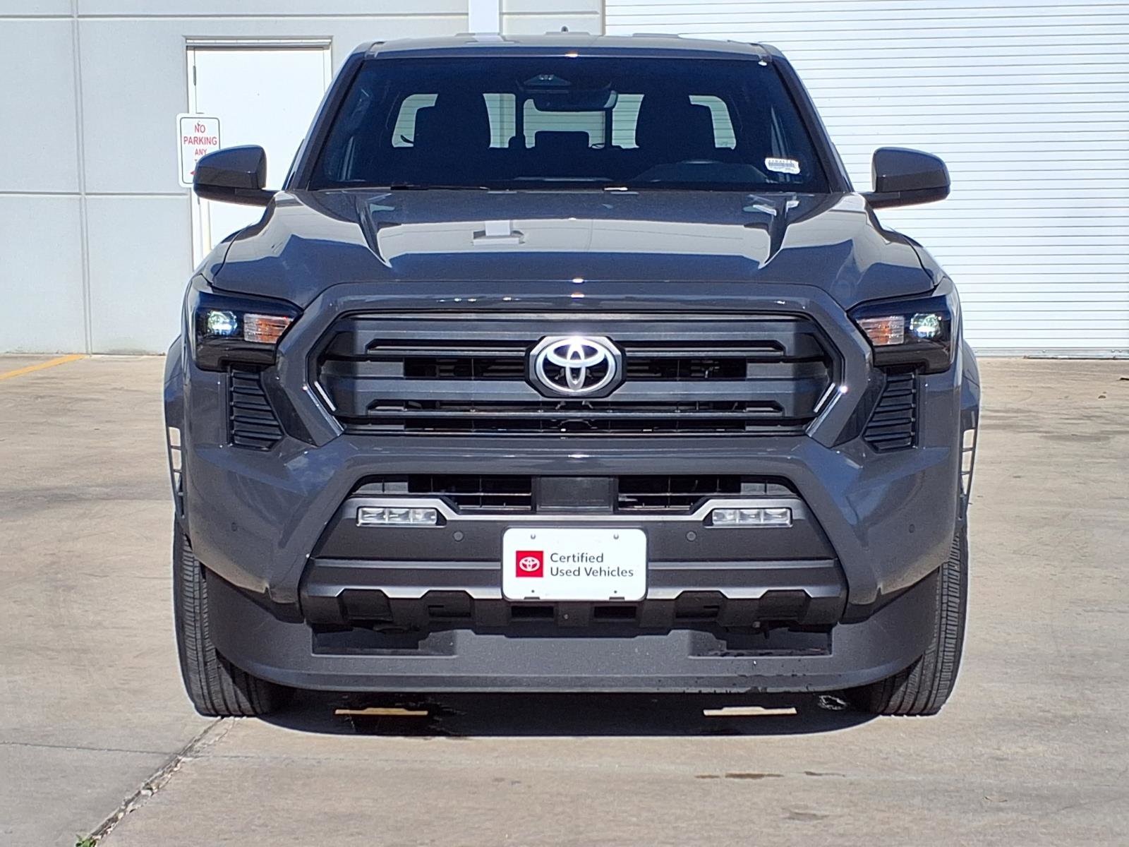 Used 2025 Toyota Tacoma SR5 w/ SR5 Upgrade Package AWD/4WD image 2