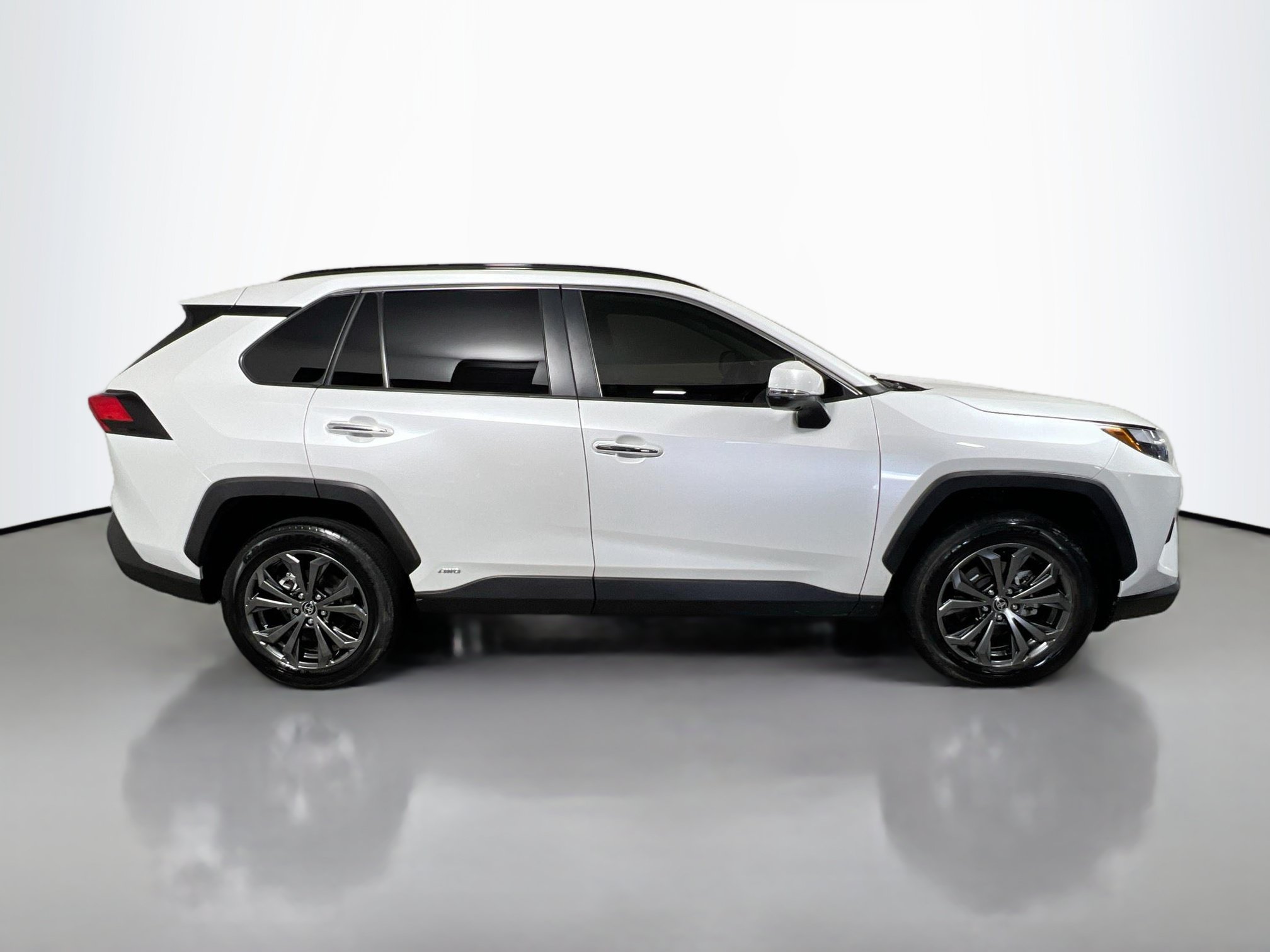 Used 2025 Toyota RAV4 Limited w/ Advanced Technology Package AWD/4WD image 3