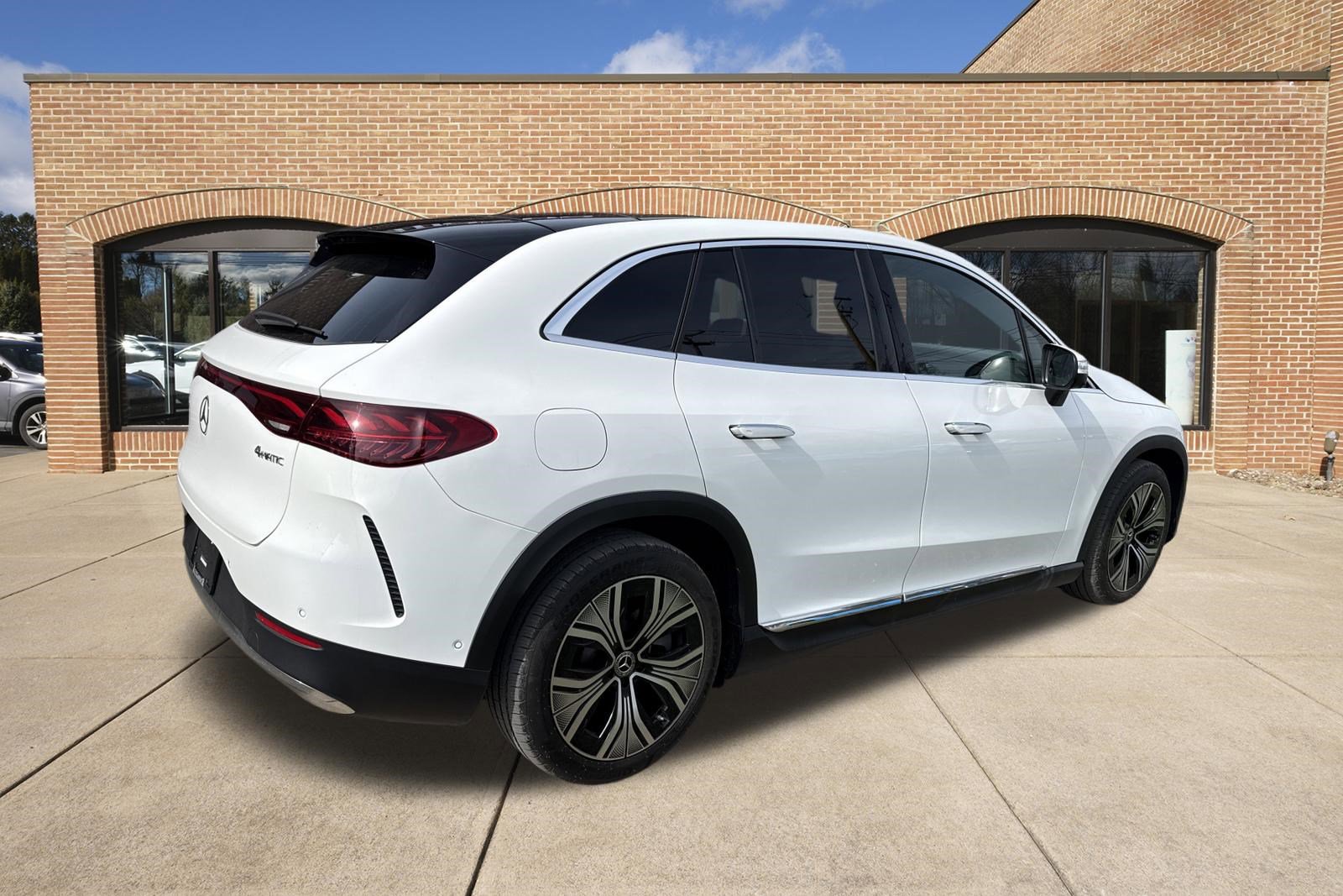 Used 2023 Mercedes-Benz EQE 350+ 4MATIC SUV image 3